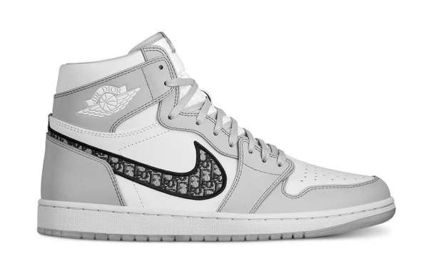 Dior Air Jordan 1s is expected to be released in "Chicago", "Royal" and white/black