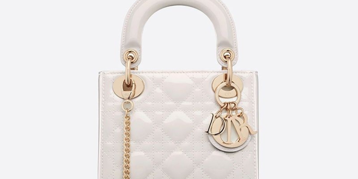Know More details on Trend Handbags And Its Gains