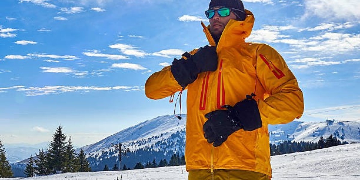 Sustainable Ski Wear: Embracing Eco-Friendly Winter Adventures