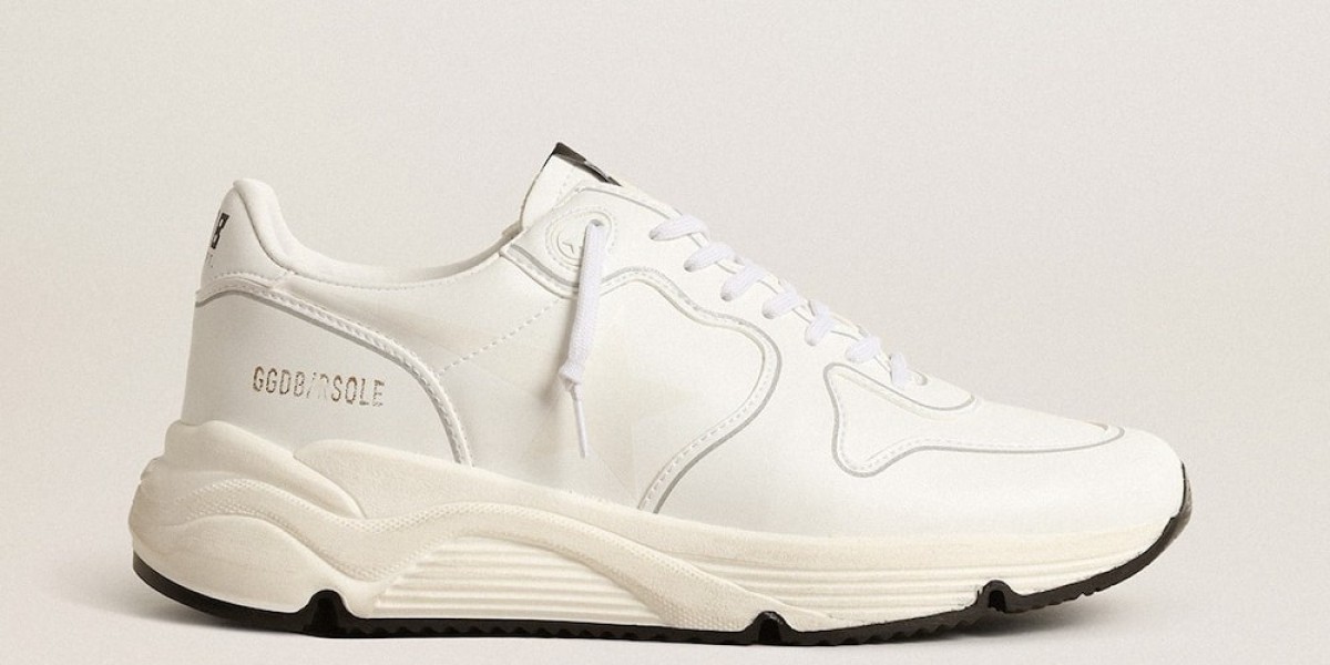 Golden Goose Sneakers Outlet not just has its famous H buckle belt