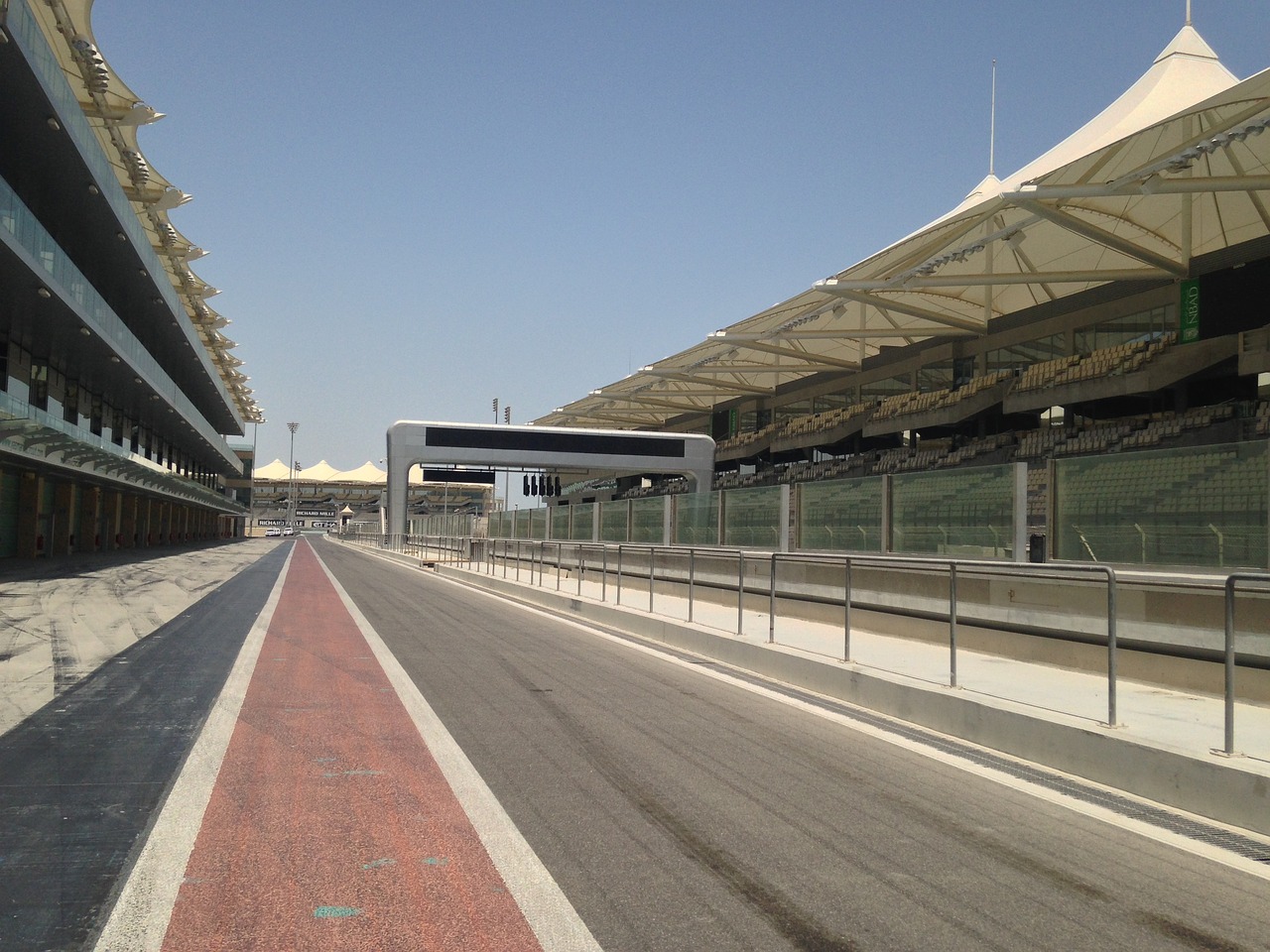 Why Yas Marina Circuit is a Must-Visit for Motorsport Fans ?