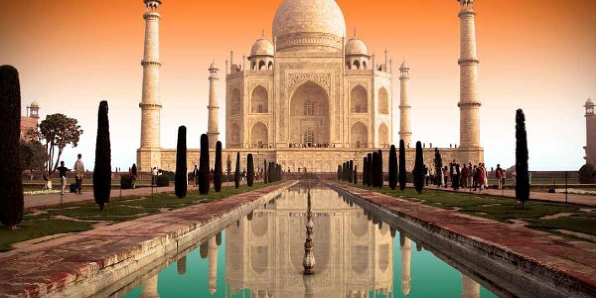 Road Trip from Gurgaon to Agra: Benefits of Taking a Cab