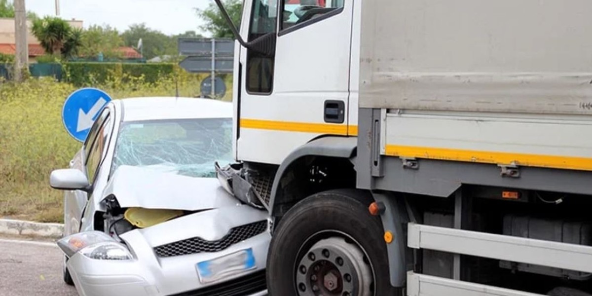 Here’s How a Calgary Truck Accident Lawyer Can Help You After An Accident