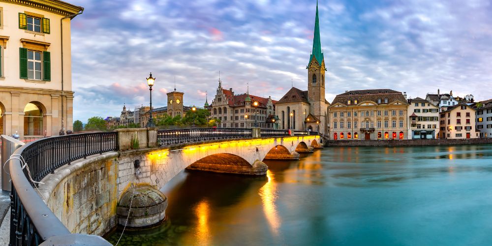 Fraumünster Church Zurich – History, Art & Architecture