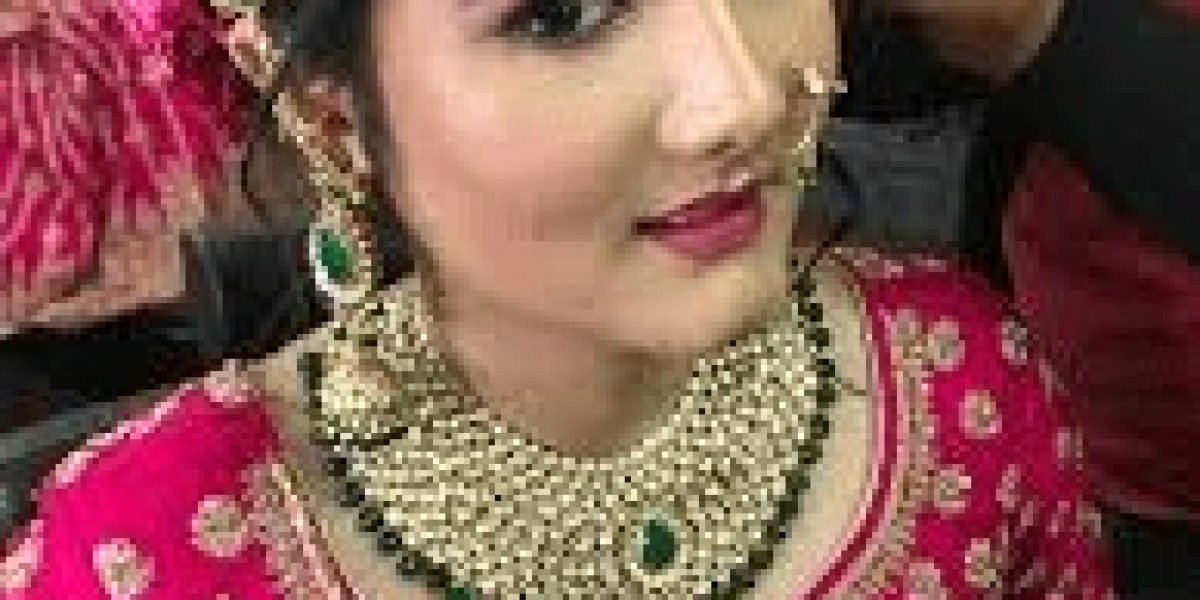 Looking for a Makeup Artist in Jaipur? Here Are the Best!