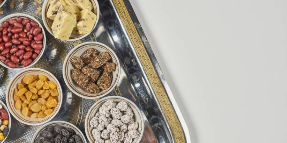 Unique Dates & Sweets Gift Boxes for Ramadan: A Thoughtful Choice in Pakistan