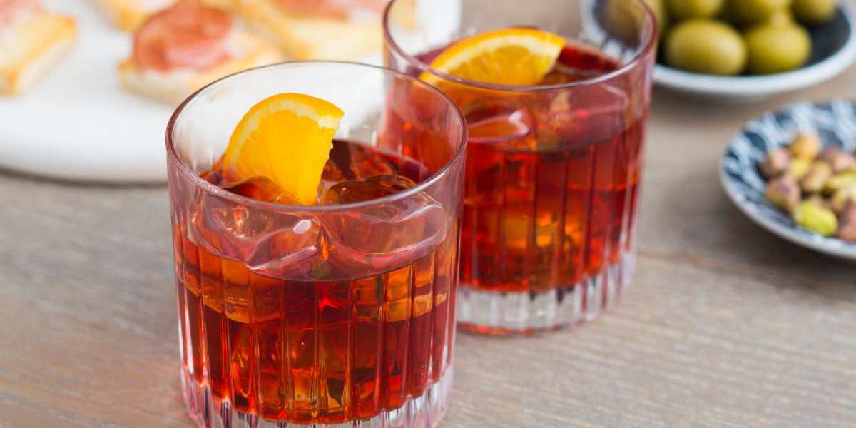 Negroni drink